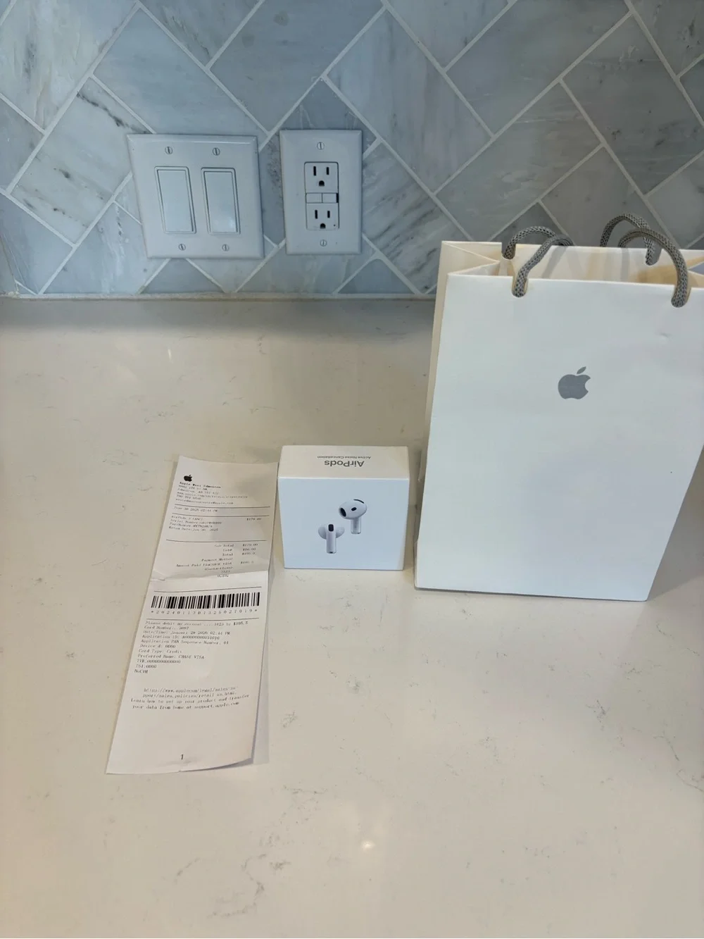 Apple AirPods 4 (ANC) — Model A3057/A3059